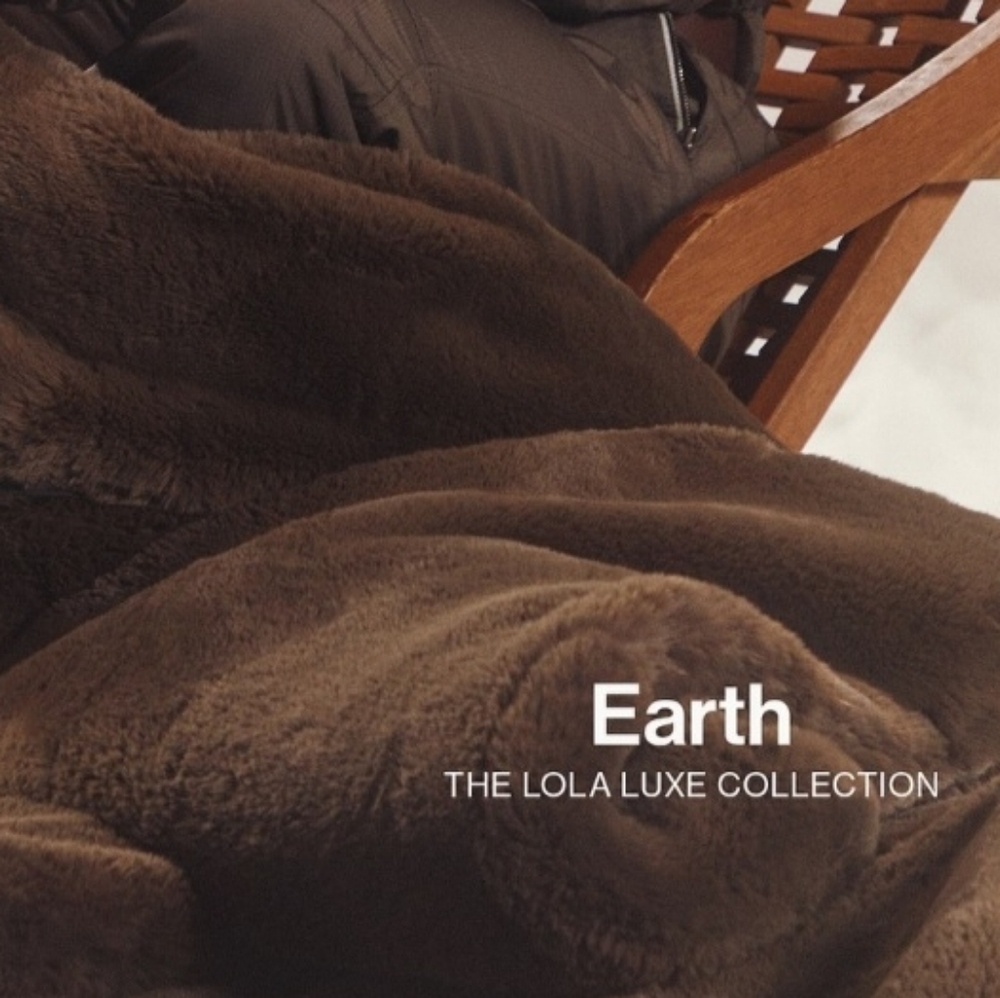 Lola Luxe Limited Edition, Large Earth Brown Blanket, RARE, NWT, Sold Out Style